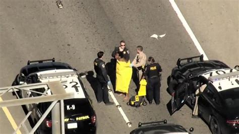 CHP: Major delays caused on eastbound Bay Bridge after naked。